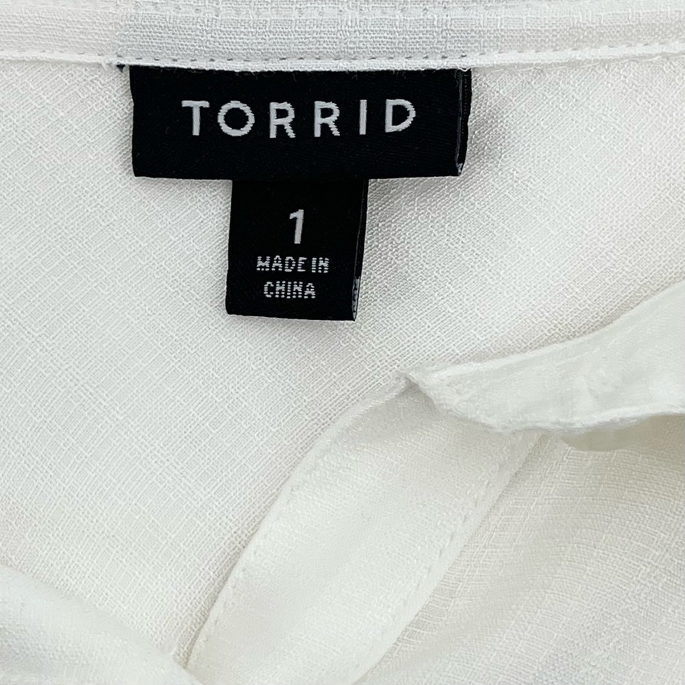 Torrid White Lightning Cloud Dancer Drop Shoulder… - image 7